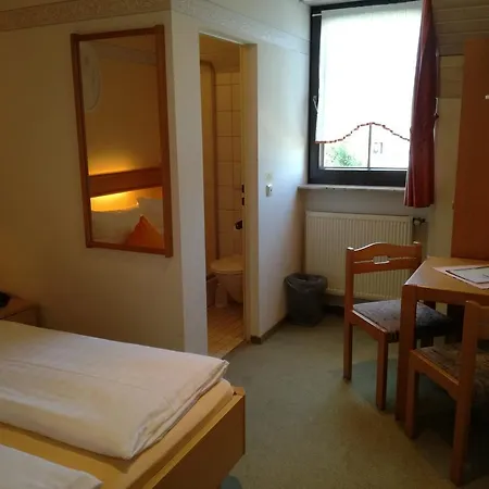 Hotel Gaestehaus Weingut - Froehliches Weinfass Kenn