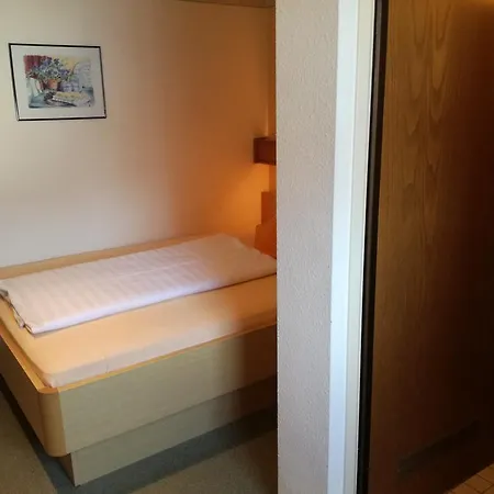 Hotel Gaestehaus Weingut - Froehliches Weinfass