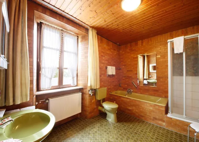 Gaestehaus Weingut - Froehliches Weinfass 3* Kenn